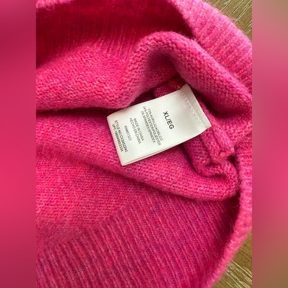 Vince Camuto Vibrant Pink Crew Neck Sweater - Picture 4 of 6